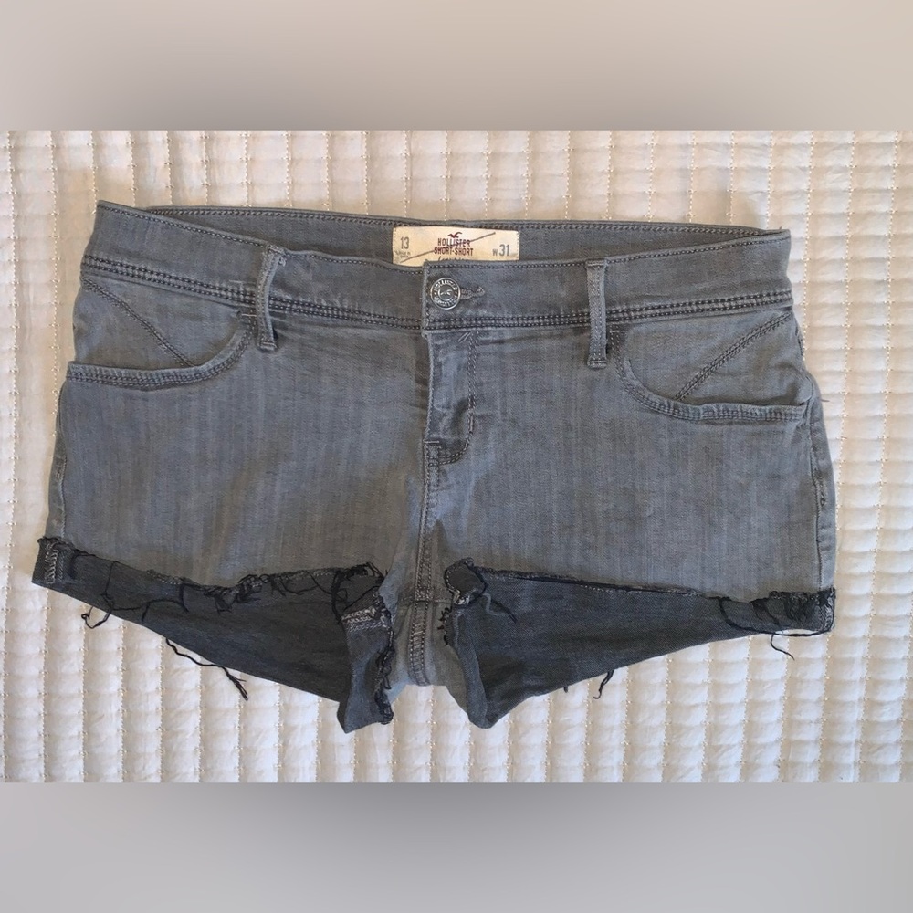 Hollister Short Short Low-Rise Shorts